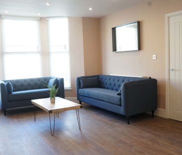 6 Bed Terraced House, Barrington Road, L15 - Photo 1