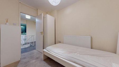 5 bedroom flat to rent - Photo 4