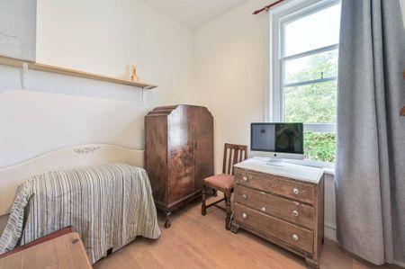 4 bedroom flat to rent - Photo 4