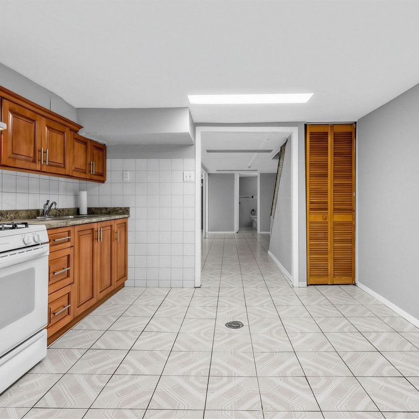For Lease - 147 Dovercourt Road, Toronto, Ontario - Photo 1