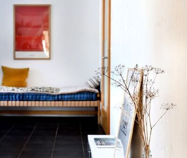 APPARTEMENT 2½ PIÈCES À MAGGLINGEN/MACOLIN (BE), MEUBLÉ - Photo 2