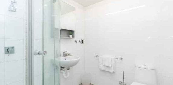 Studio Apartment - Photo 2