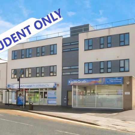 1 bedroom in a flat share to rent - Photo 4