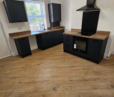 2 bed Terraced - To Let - Photo 4