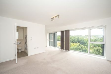 Havelock Drive, Greenhithe, Kent, DA9 9XT - Photo 2