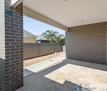 Family home in popular Cornerstone Estate! - Photo 3