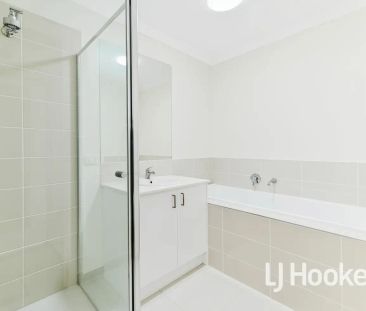 “Neat & Modern Townhouse!” - Photo 5