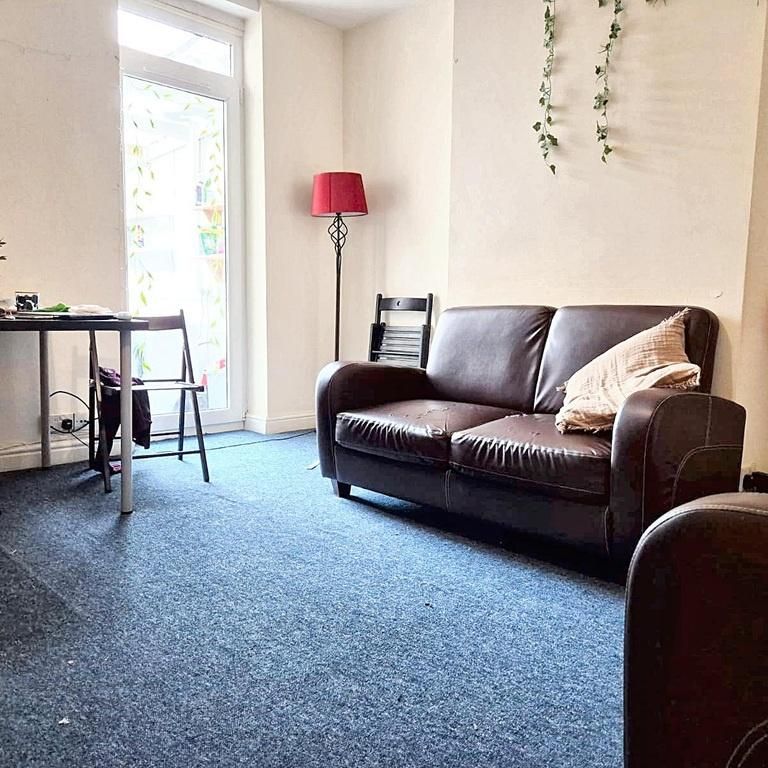 4 bedroom house to rent - Photo 1