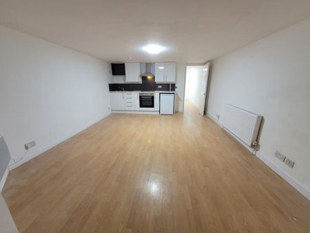 2 Bed Flat, Mayfield Road, M16 - Photo 3