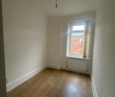 3 bedroom apartment to rent - Photo 2