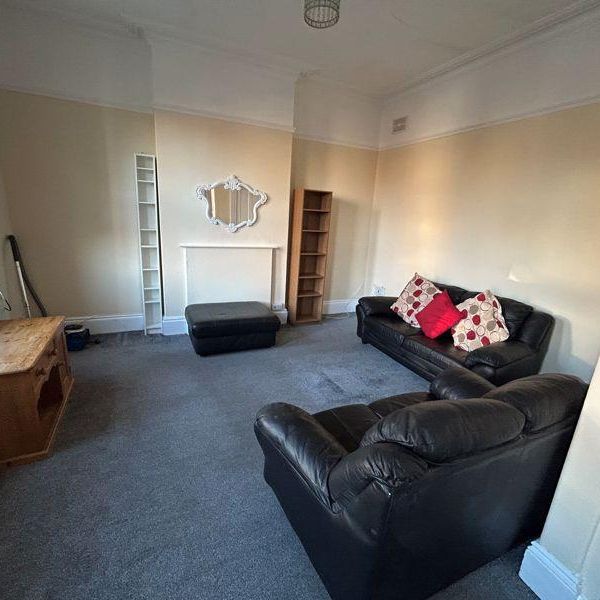 3 bedroom apartment to rent - Photo 1