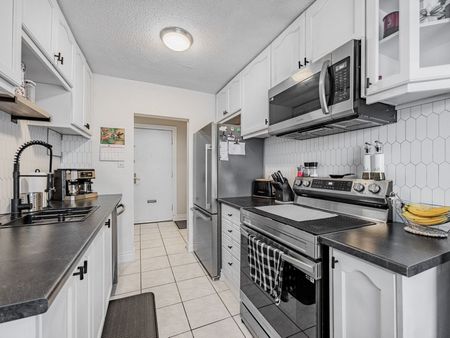 For Lease - 2411 New Street Unit# 205, Burlington, Ontario - Photo 2