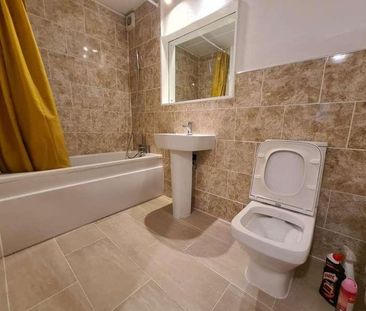 Wycliffe End, Aylesbury, HP19 - Photo 6
