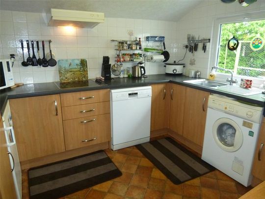 2 bedroom bungalow to rent - Photo 1