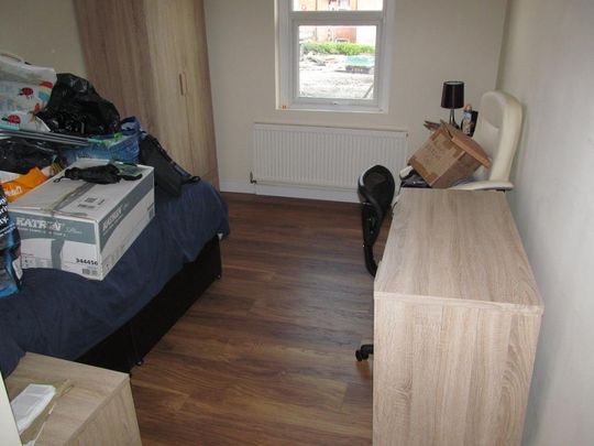 3 bedroom flat to rent - Photo 1