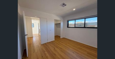 Modern 3-Bed, 2-Bath Family Living - Photo 2