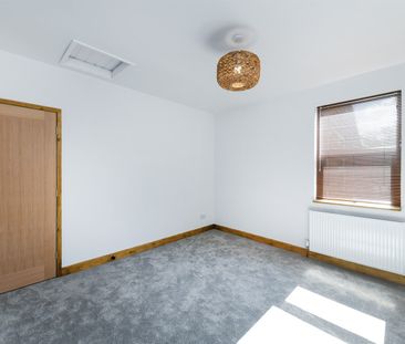 Mansfield Road, NG5 - Photo 2