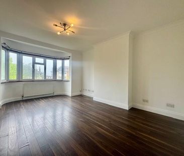 3 bedroom flat to rent - Photo 6