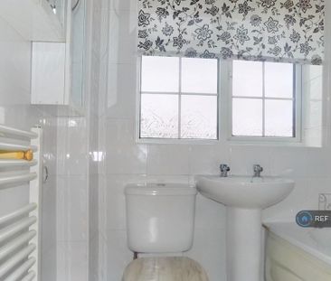 2 bedroom maisonette to rent - Photo 4