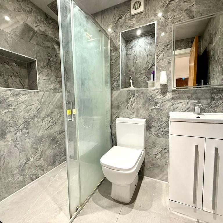 2 bedroom ground floor flat to rent - Photo 1