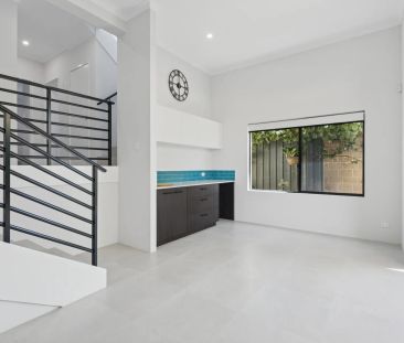Luxury Coastal Living with Space, Style and Spectacular Views - Photo 1