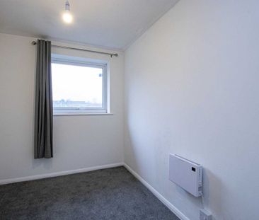 2 bed Flat for rent - Photo 4
