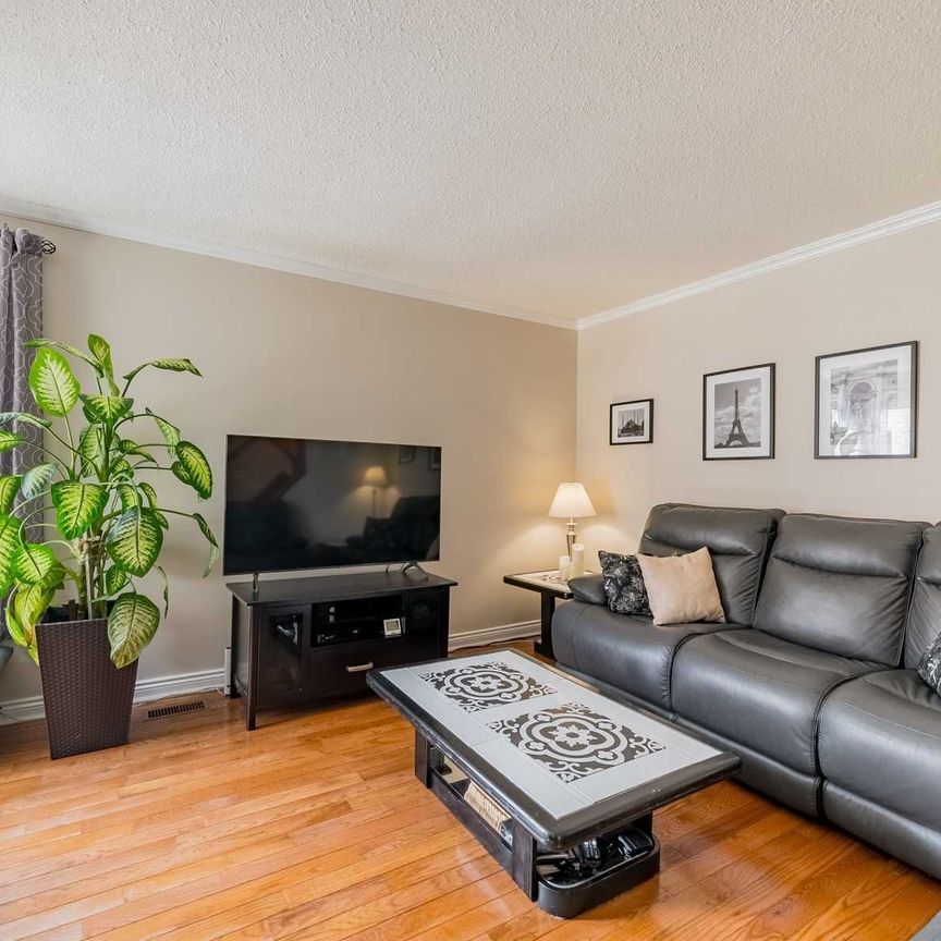 For Lease - 850 Monaghan Avenue, Oshawa, Ontario - Photo 1