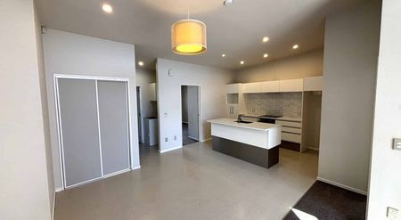 Stylish Apartment with Two Bedrooms - Photo 3