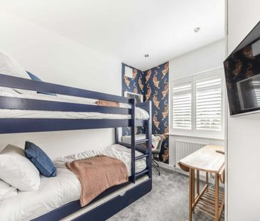 Ditton Lawn, KT7, London - Photo 3
