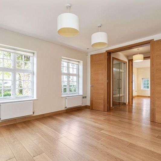 5 bedroom detached house to rent - Photo 1