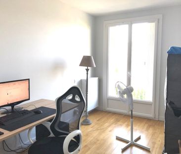 Location Appartement 3 pièces 61m² ROMANS SUR ISERE 26100 - Photo 2