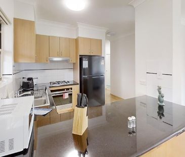 Chippendale - Photo 2