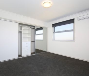 Luxurious Modern Two Bedroom Townhome - Photo 1