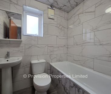 3 Bedroom Rentals Leeds - Photo 1