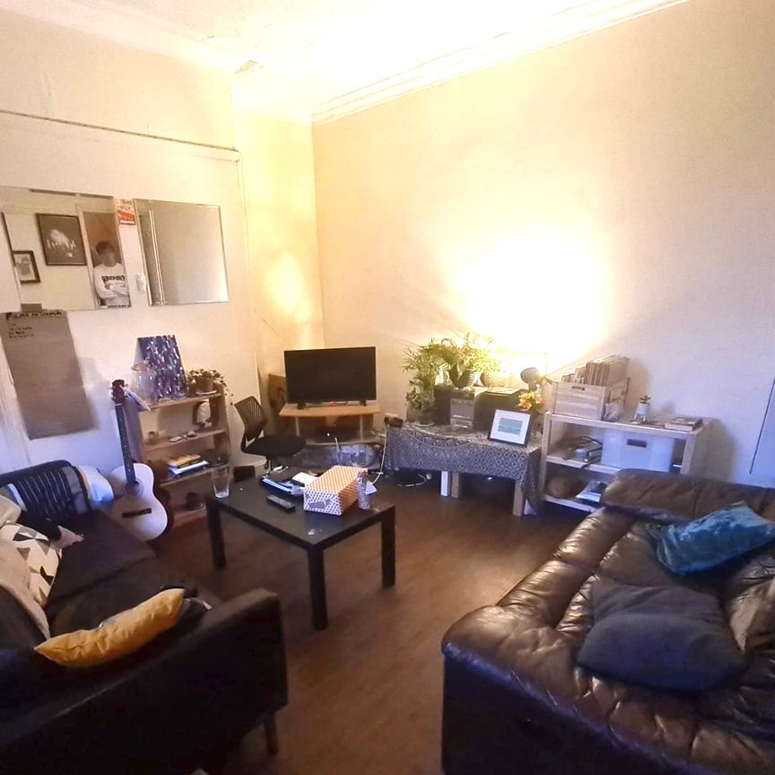 2 Bed - 17 Quarry Street, Woodhouse, Leeds - LS6 2JU - Student - Photo 1
