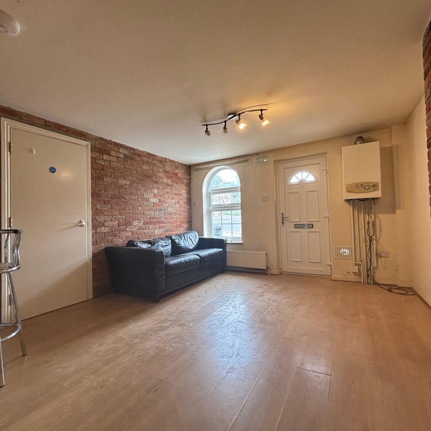 1 Bedroom Flat To Let - HP12 - Photo 1