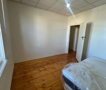 Great Location. Two Bedroom + Study - Photo 2