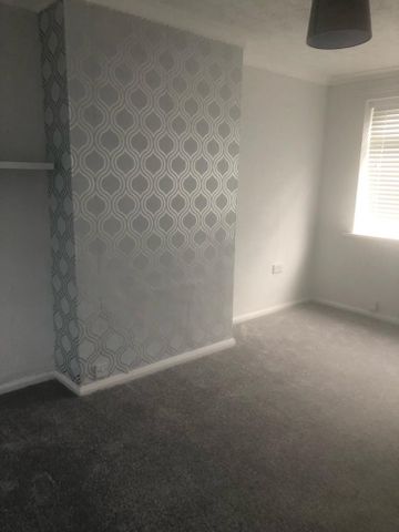 2 bedroom semi-detached house to rent - Photo 3