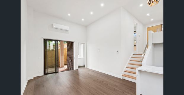 QUALITY TOWNHOUSE - Photo 1