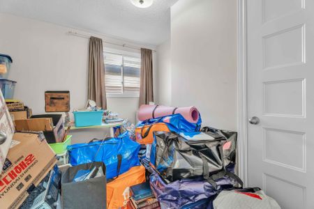 For Lease - 210 Olympic Crescent, London North, Ontario - Photo 3