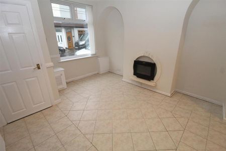 2 bedroom terraced house to rent - Photo 3