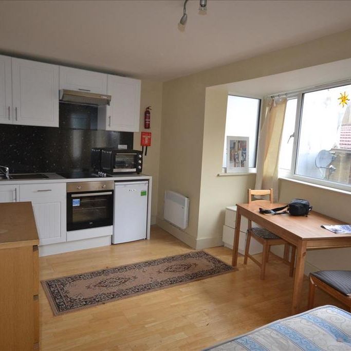 Studio to rent - Photo 2