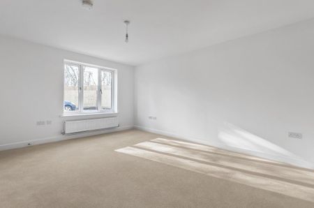 4 bedroom detached house to rent - Photo 4