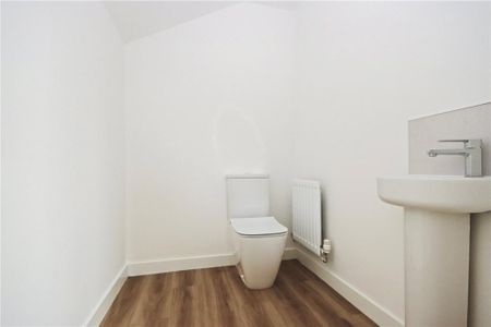 3 bedroom end of terrace house to rent - Photo 4
