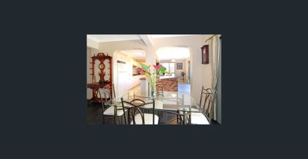 Grand Family Home! - Photo 2