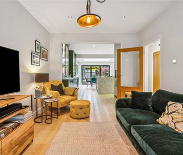 3 bedroom semi-detached house to rent - Photo 2