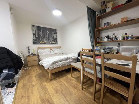 Studio to rent - Photo 1