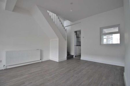 Olive Road, Plaistow, E13 - Photo 2