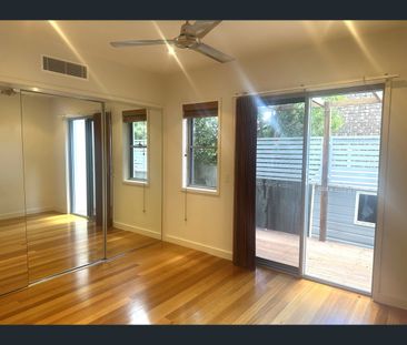 1/12 Abalone Avenue, Paradise Point, Qld 4216 - Photo 4