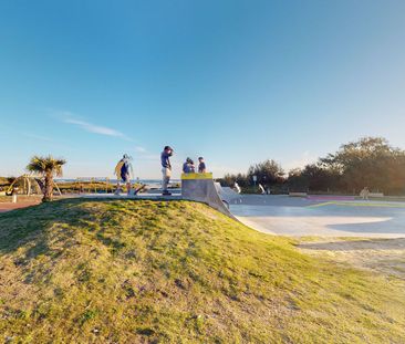 Spacious 3-Bedroom Family Home in Prime Anna Bay Location - Photo 4